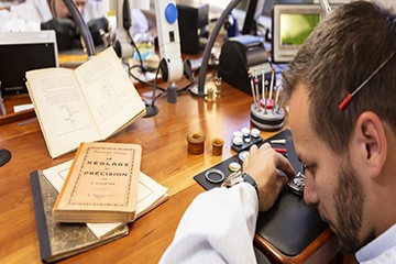 佛山欧米茄表官方售后维修在哪